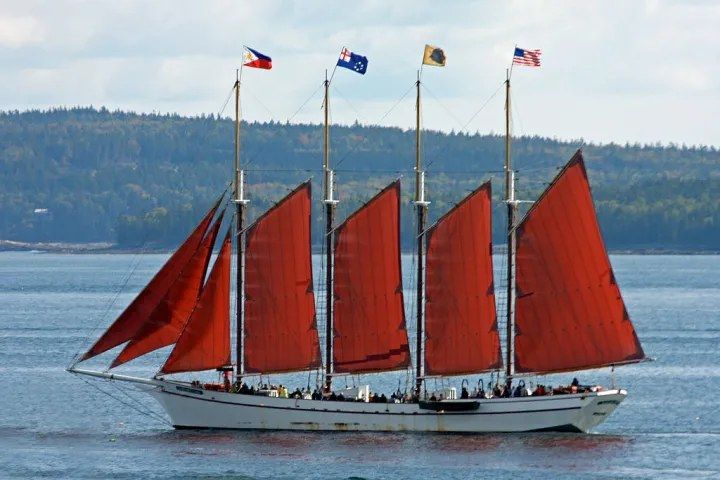Schooner Margaret Todd sailing on Frenchman Bay